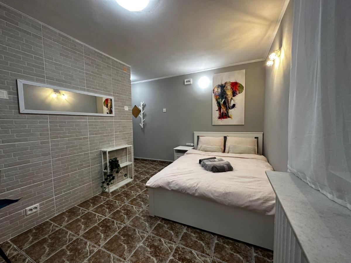 One Room Apartment Decebal Bucharest Exterior photo
